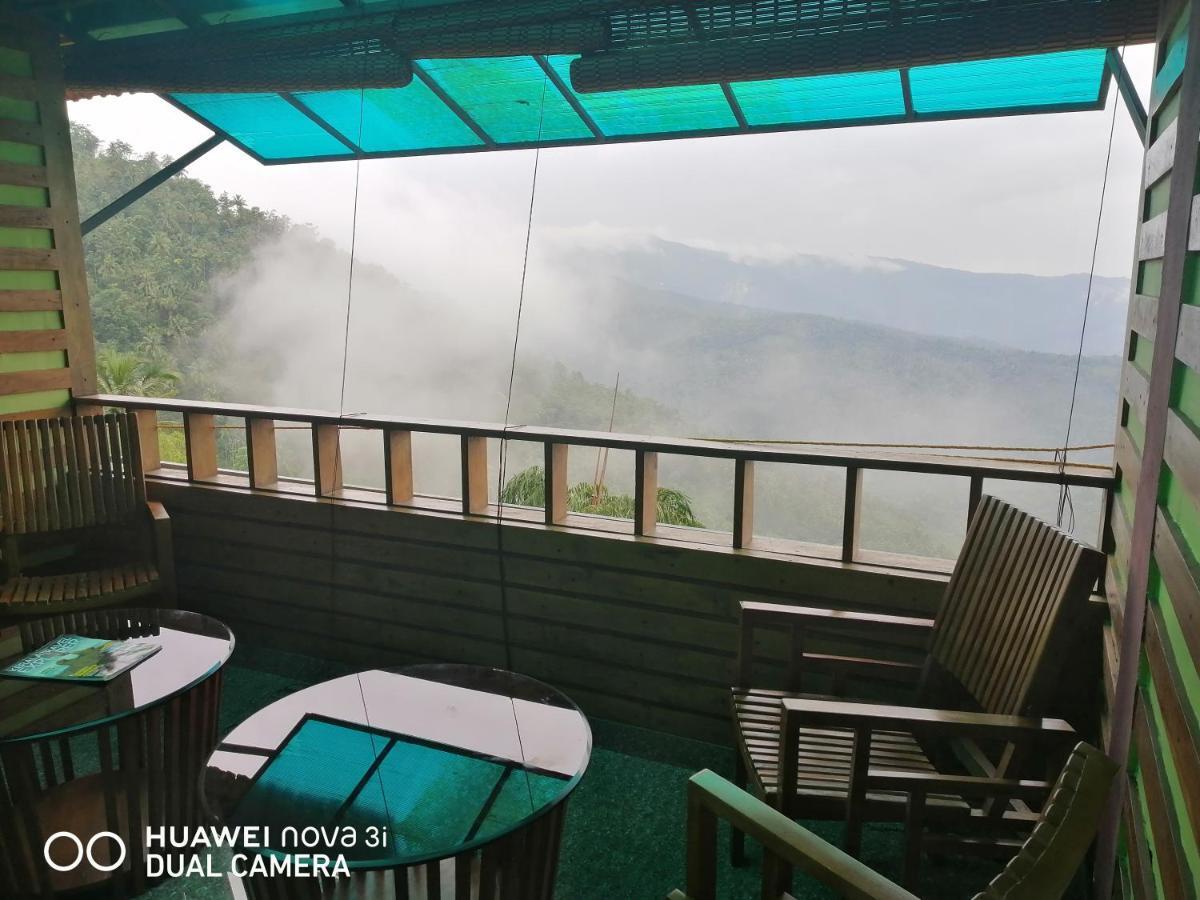 Stone Hills Hotel Канур Екстериор снимка