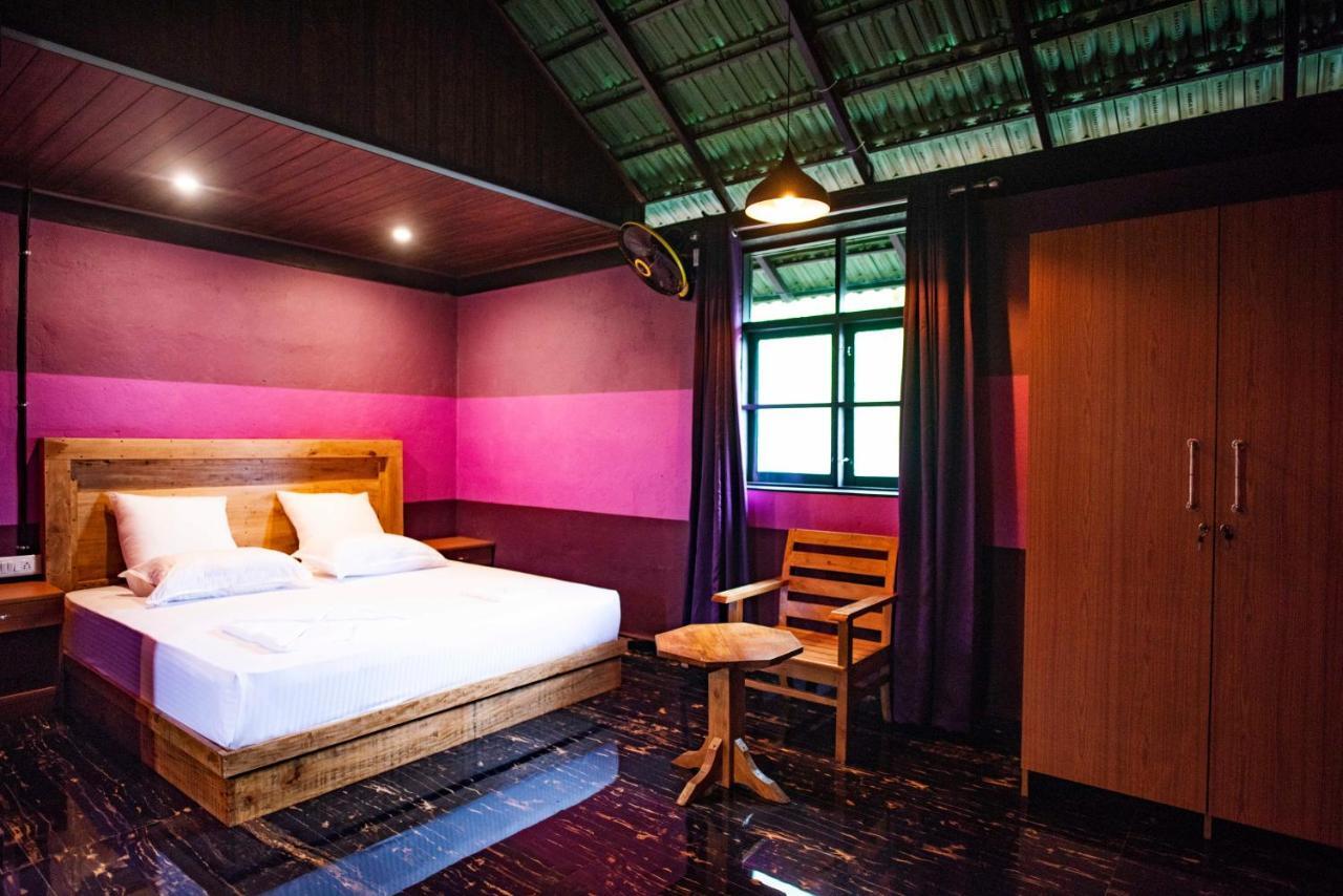 Stone Hills Hotel Канур Екстериор снимка