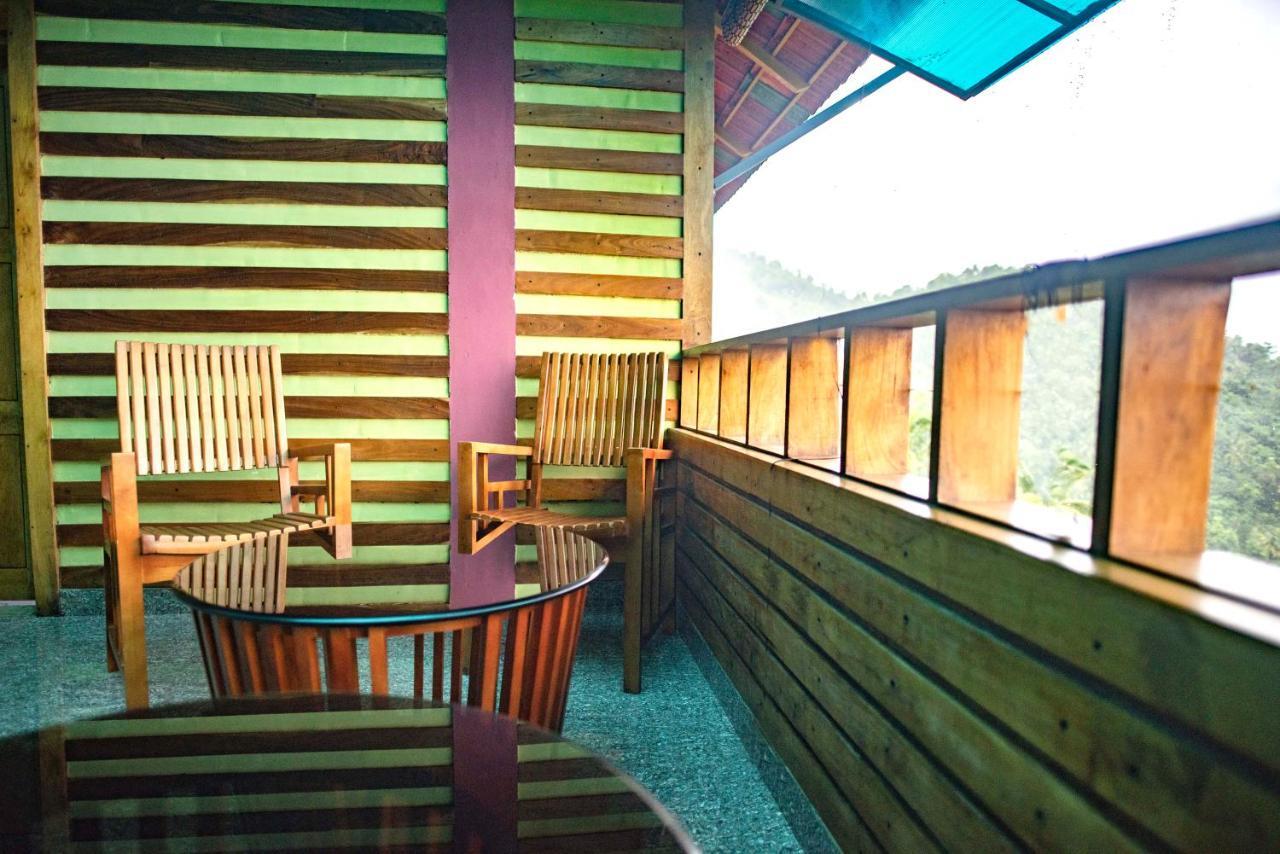 Stone Hills Hotel Канур Екстериор снимка