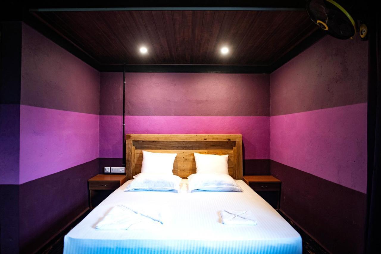 Stone Hills Hotel Канур Екстериор снимка