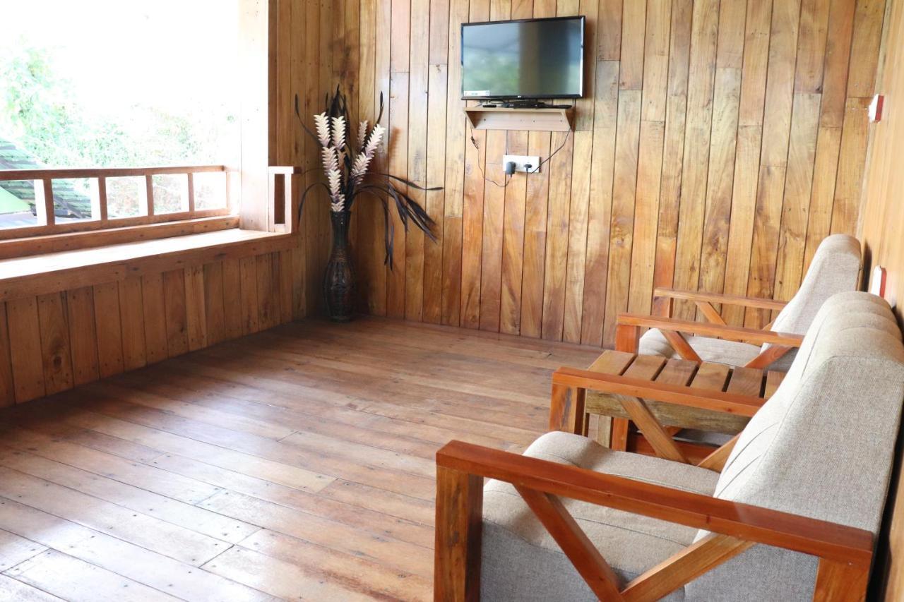 Stone Hills Hotel Канур Екстериор снимка